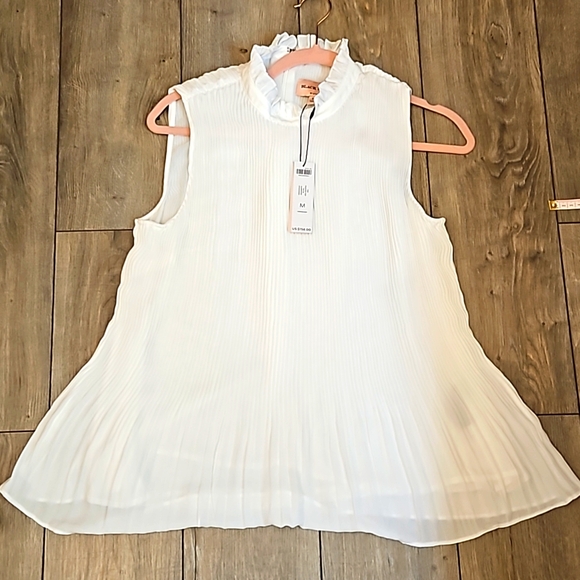 Chico's Tops - NWT Clico's Black Label pleated sleeveless dressy Top